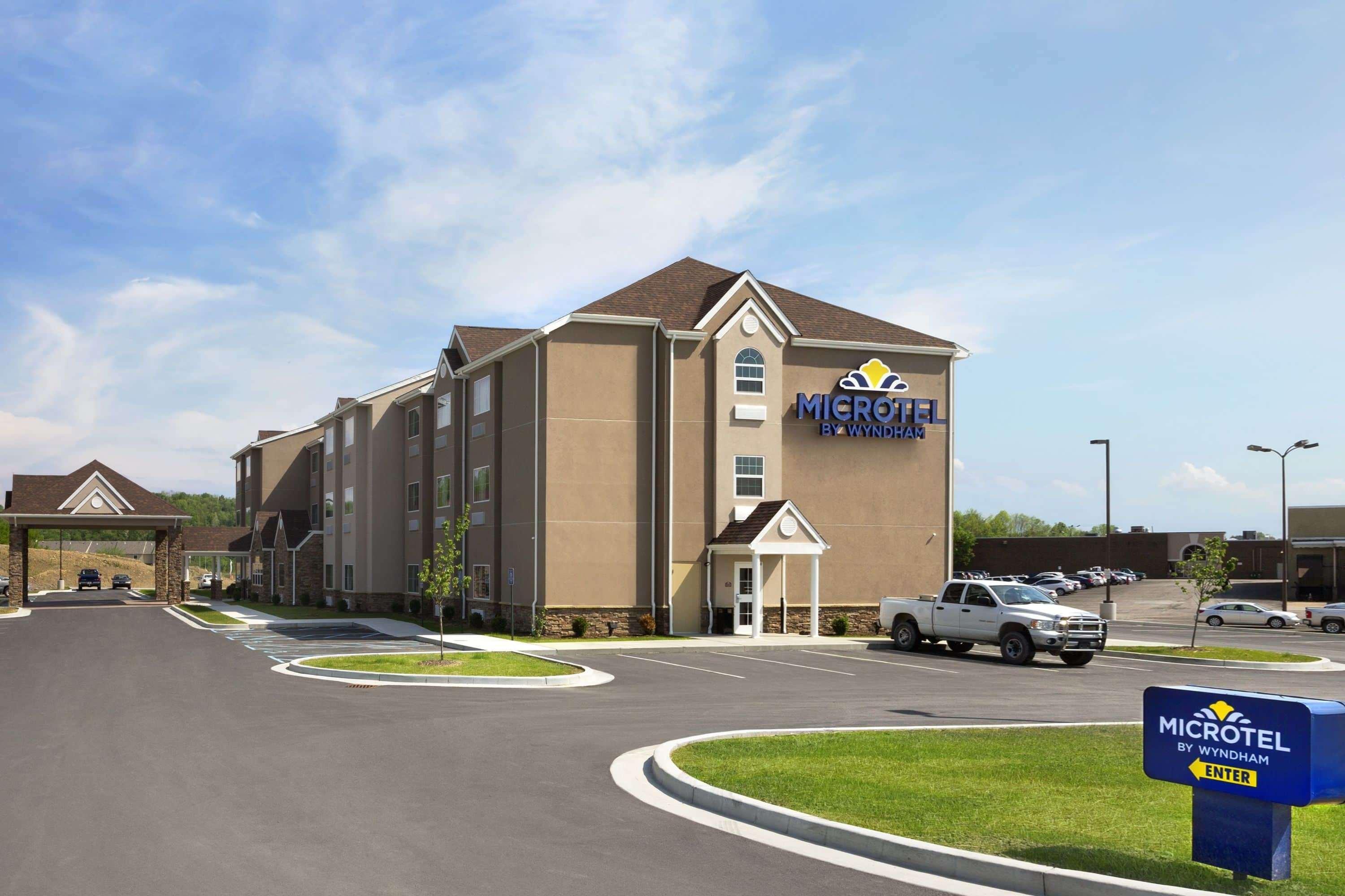 Microtel Inn & Suites Fairmont Exterior foto